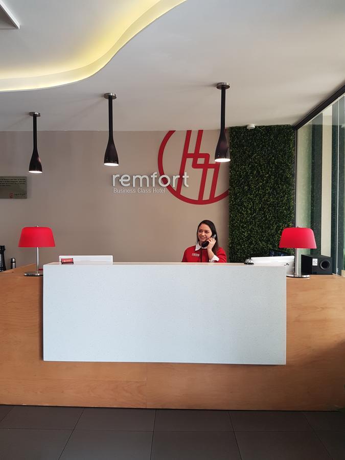 Remfort Hotel Santa Ana Exterior foto
